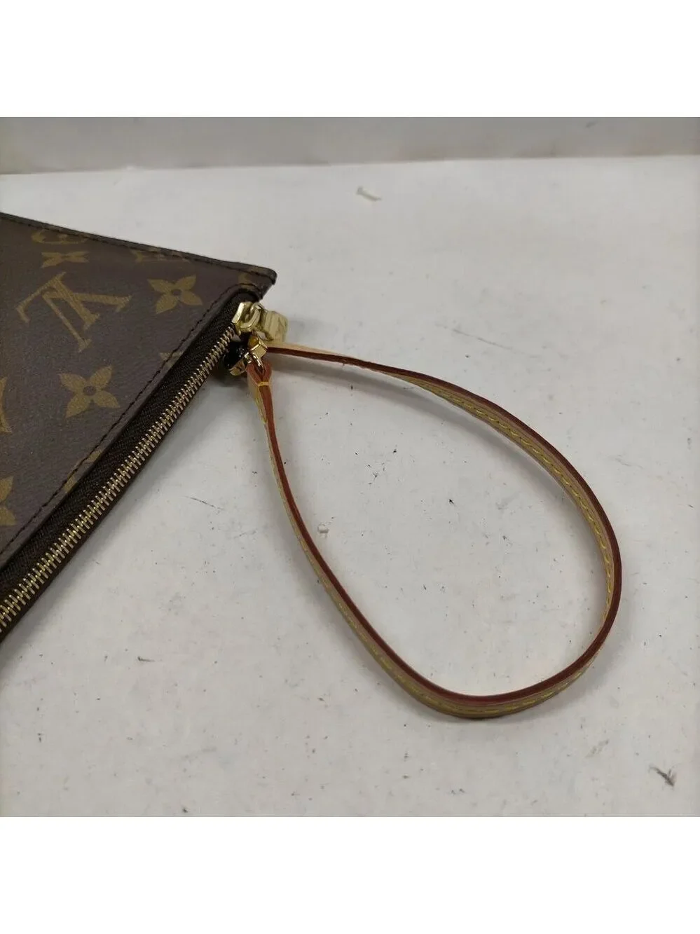 Authentic Louis Vuitton Neverfull Pochette Monogram Wristlet Clutch